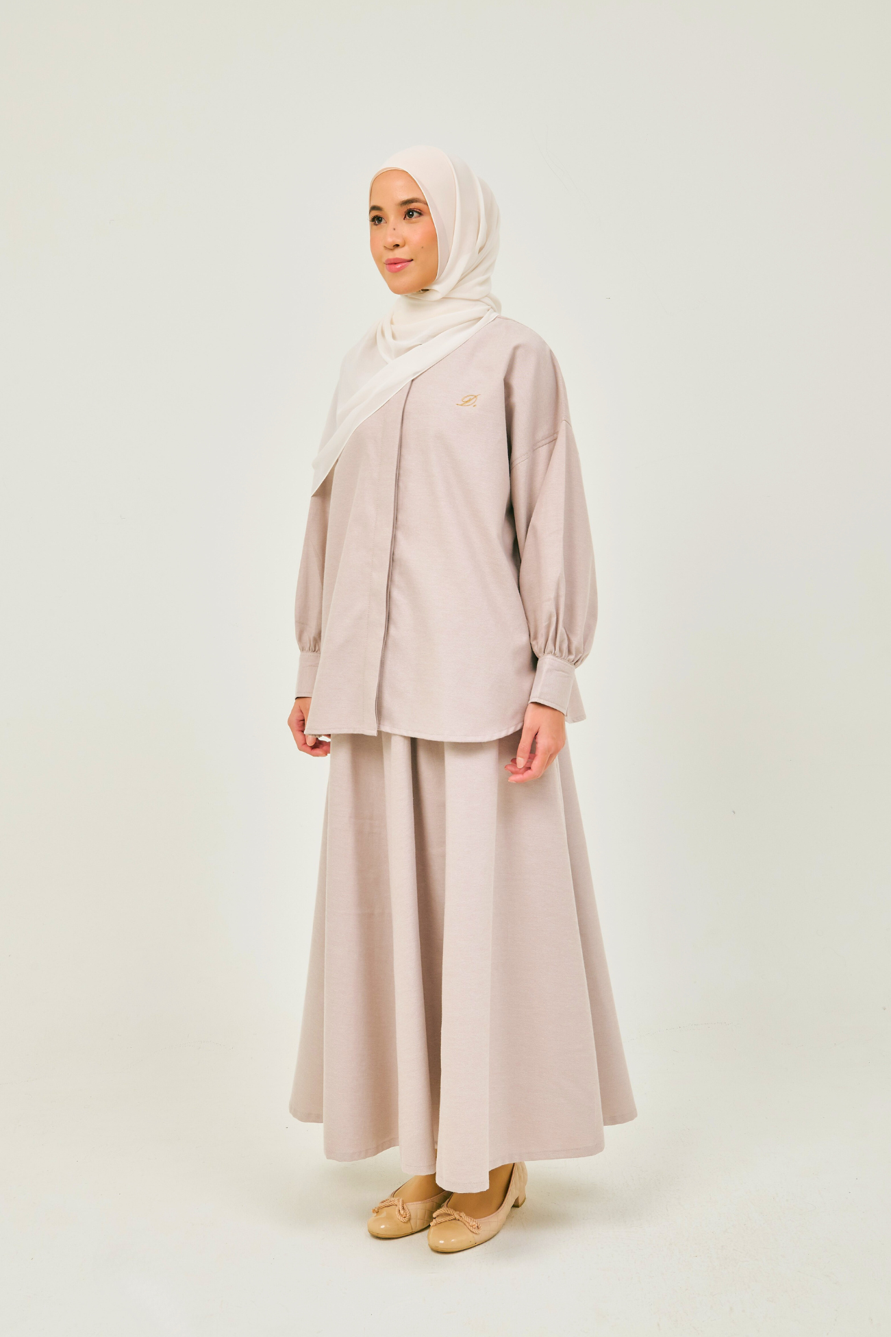 EASE Collection – Taupe Blouse